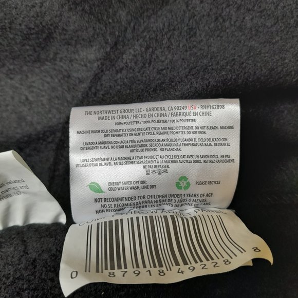 The Wizarding World Harry Potter Gryffindor Robe Fleece Blanket with Sleeves - Picture 10 of 17